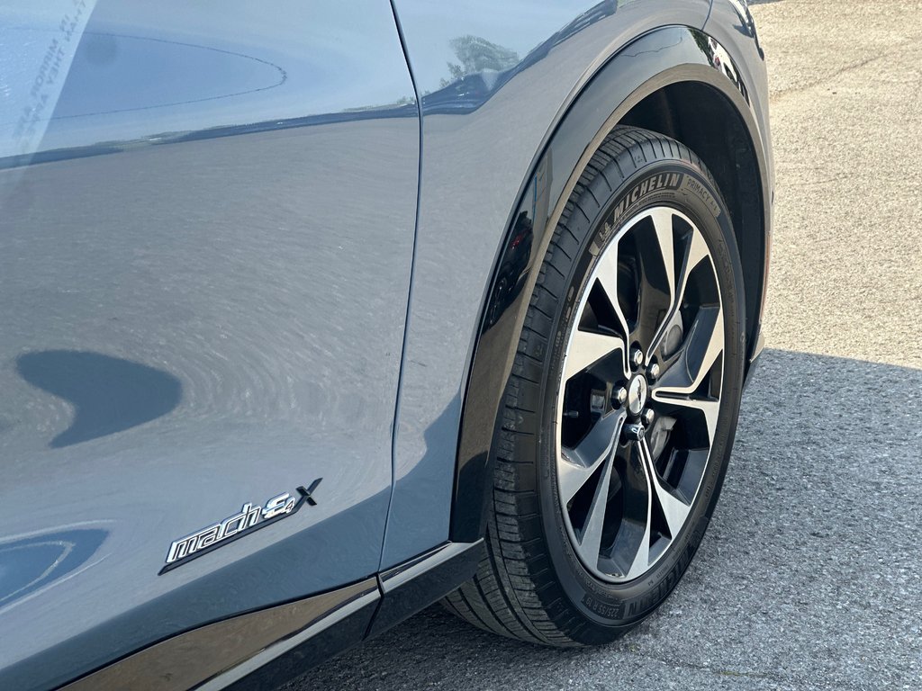 2023 Ford Mustang Mach-E Premium AWD GROSSE BATTERIE in St-Jean-Sur-Richelieu, Quebec - 11 - w1024h768px
