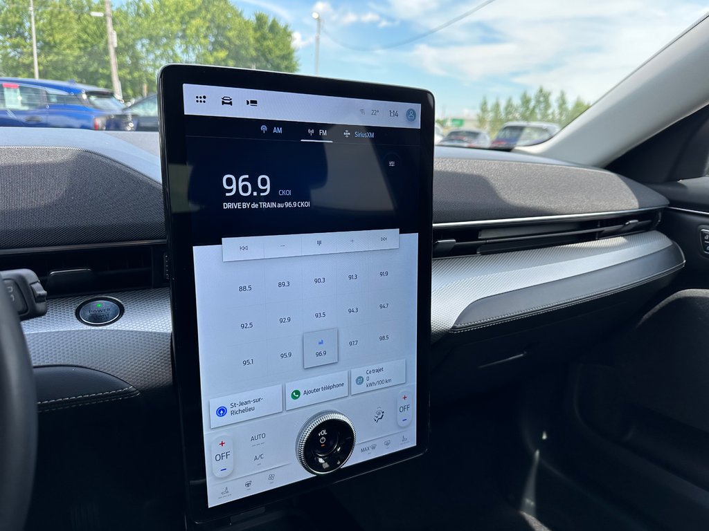 2023 Ford Mustang Mach-E Select AWD CUIR NAVIGATION in St-Jean-Sur-Richelieu, Quebec - 21 - w1024h768px