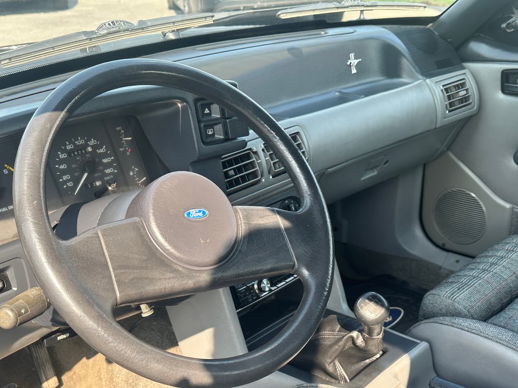 1988 Ford Mustang GT 5.0 Voiture de collection A VOIR !!! in St-Jean-Sur-Richelieu, Quebec - 16 - w1024h768px
