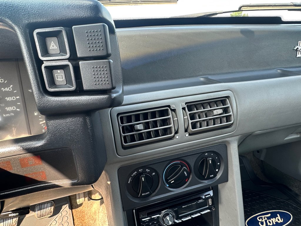 1988 Ford Mustang GT 5.0 Voiture de collection A VOIR !!! in St-Jean-Sur-Richelieu, Quebec - 22 - w1024h768px