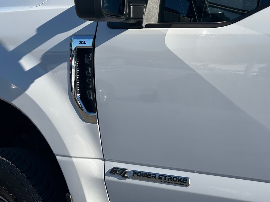 2018 Ford Super Duty F-250 SRW F250 POWERSTOKE DIESEL 6.7 BOITE 8 PIEDS in St-Jean-Sur-Richelieu, Quebec - 9 - w1024h768px