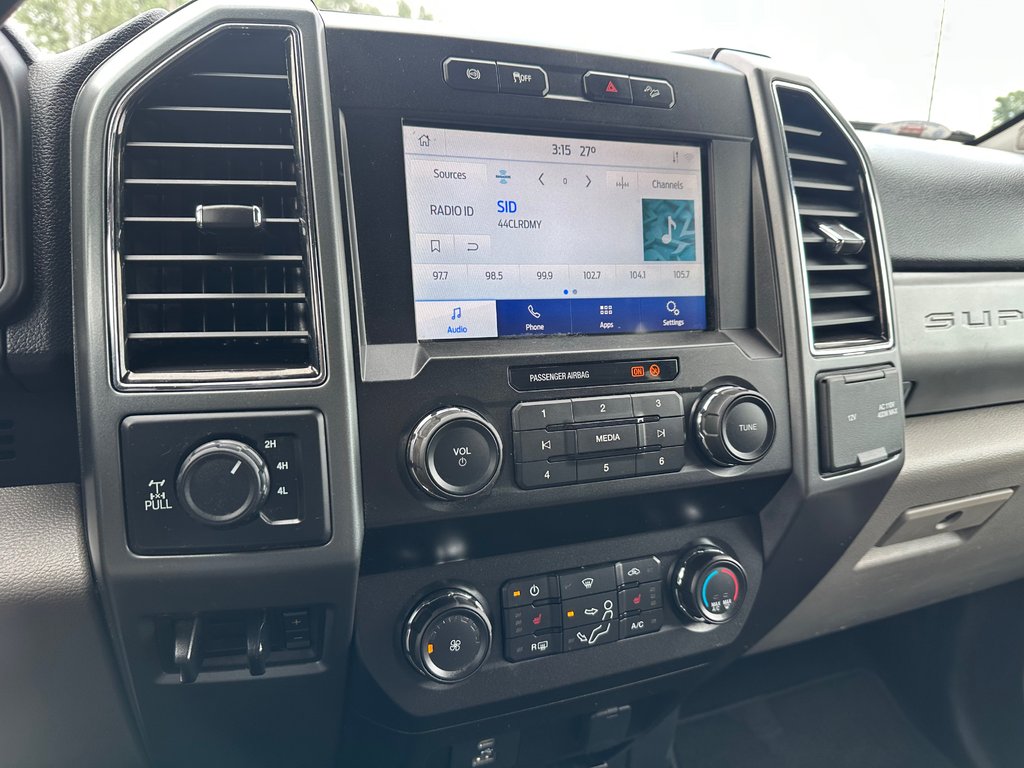 2021 Ford Super Duty F-250 SRW F250 XLT CREW 6.7L DIESEL BOITE 8 PIEDS in St-Jean-Sur-Richelieu, Quebec - 16 - w1024h768px