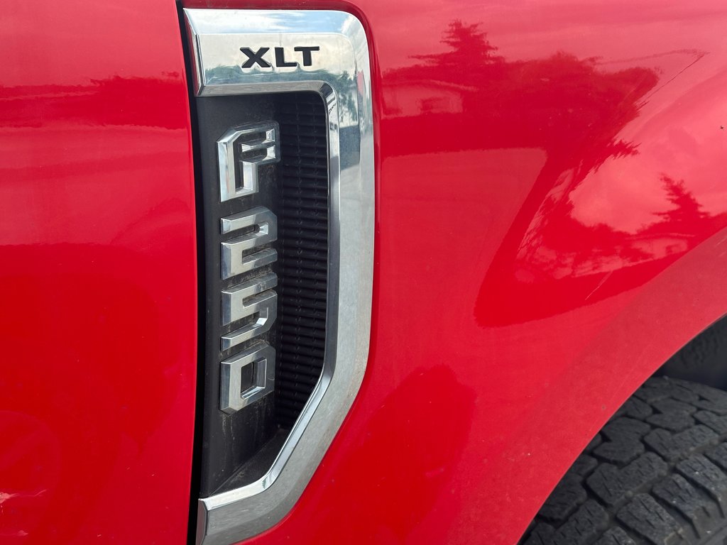 2022 Ford Super Duty F-250 SRW XLT SPORT 4X4 BOITE DE 8 PIEDS in St-Jean-Sur-Richelieu, Quebec - 4 - w1024h768px
