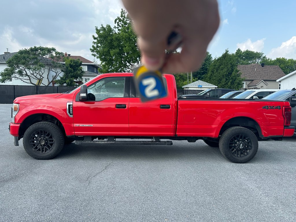 2022 Ford Super Duty F-250 SRW XLT SPORT 4X4 BOITE DE 8 PIEDS in St-Jean-Sur-Richelieu, Quebec - 3 - w1024h768px