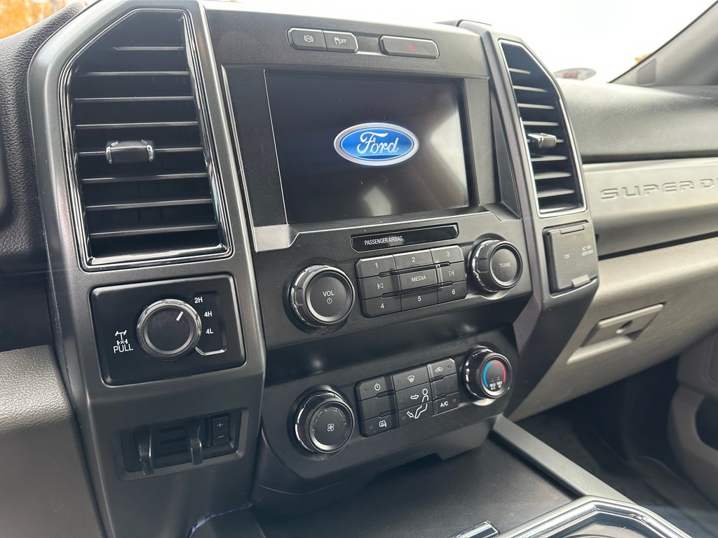 2022 Ford Super Duty F-250 SRW F250 CREW V8 6.7 DIESEL BOITE 8 PIEDS in St-Jean-Sur-Richelieu, Quebec - 17 - w1024h768px