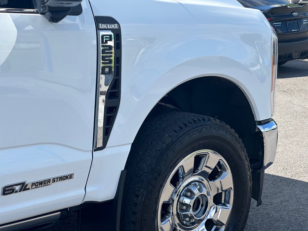 2023 Ford Super Duty F-250 SRW F250 KING RANCH 4X4 CREW 6.7L DIESEL TOIT PANO in St-Jean-Sur-Richelieu, Quebec - 10 - w1024h768px