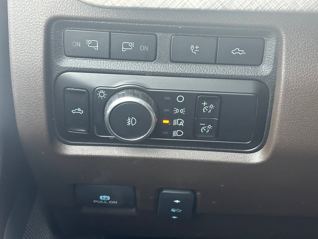 2023 Ford Super Duty F-250 SRW F250 KING RANCH 4X4 CREW 6.7L DIESEL TOIT PANO in St-Jean-Sur-Richelieu, Quebec - 26 - w1024h768px