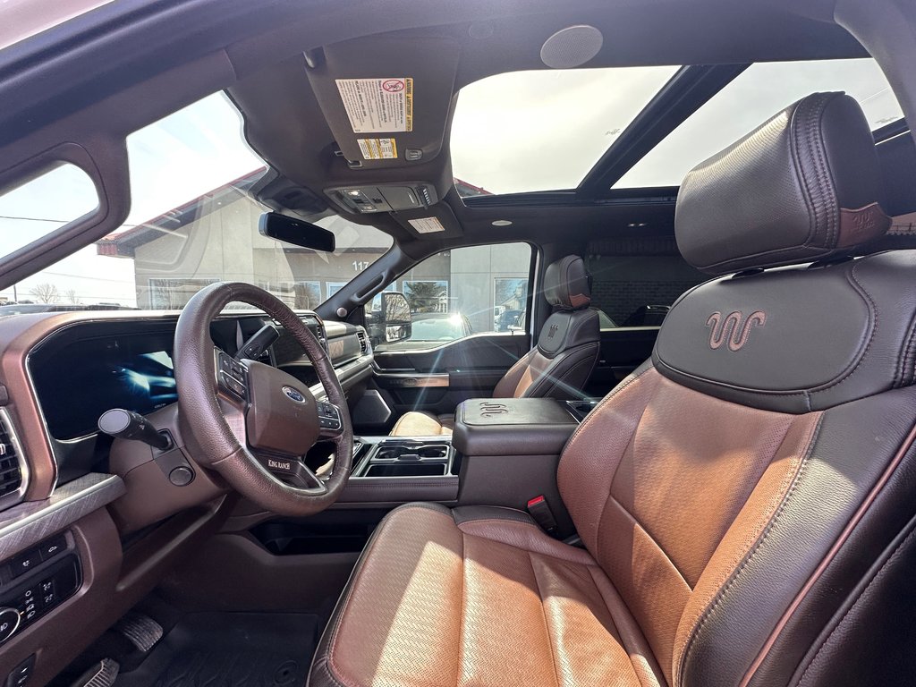 2023 Ford Super Duty F-250 SRW F250 KING RANCH 4X4 CREW 6.7L DIESEL TOIT PANO in St-Jean-Sur-Richelieu, Quebec - 8 - w1024h768px