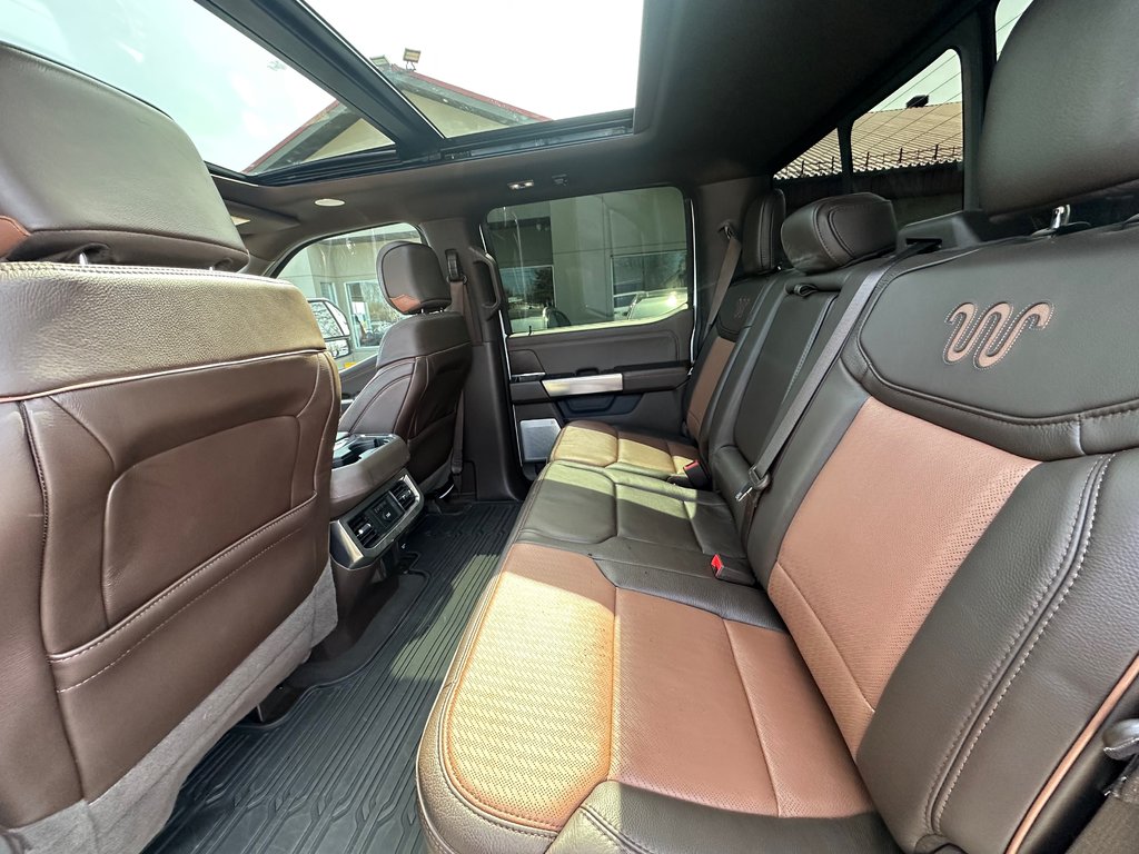 2023 Ford Super Duty F-250 SRW F250 KING RANCH 4X4 CREW 6.7L DIESEL TOIT PANO in St-Jean-Sur-Richelieu, Quebec - 13 - w1024h768px