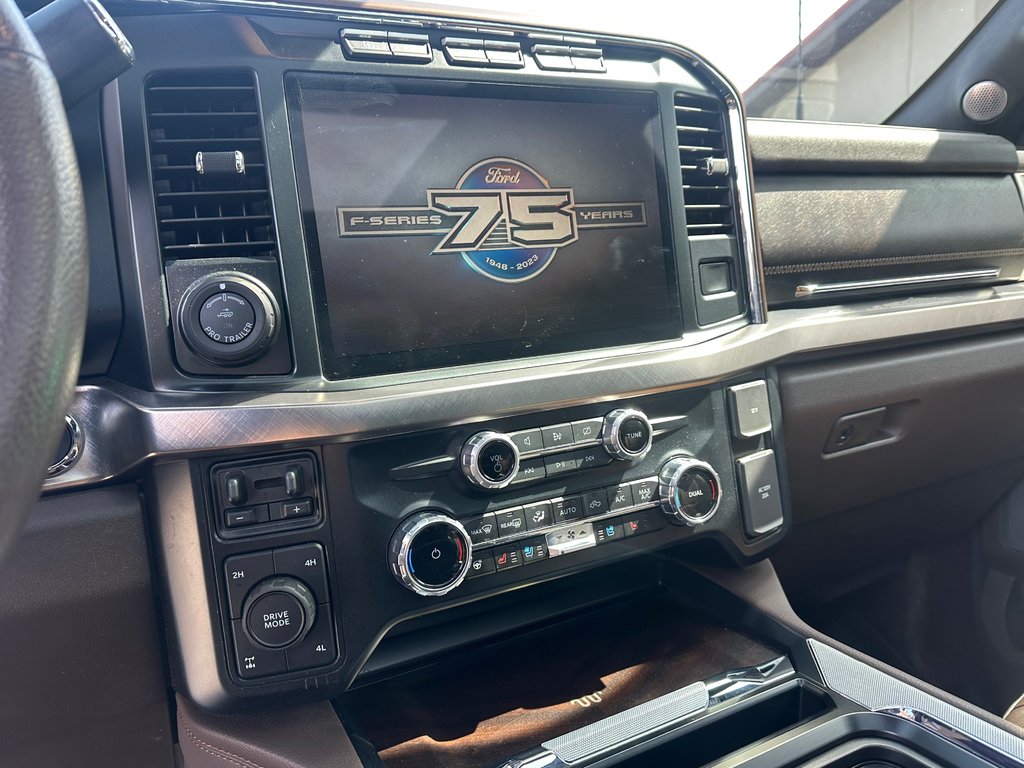 2023 Ford Super Duty F-250 SRW F250 KING RANCH 4X4 CREW 6.7L DIESEL TOIT PANO in St-Jean-Sur-Richelieu, Quebec - 11 - w1024h768px