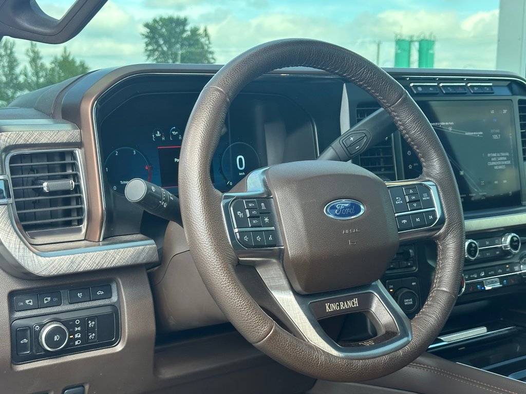 2023 Ford Super Duty F-250 SRW F250 KING RANCH 4X4 CREW 6.7L DIESEL TOIT PANO in St-Jean-Sur-Richelieu, Quebec - 13 - w1024h768px
