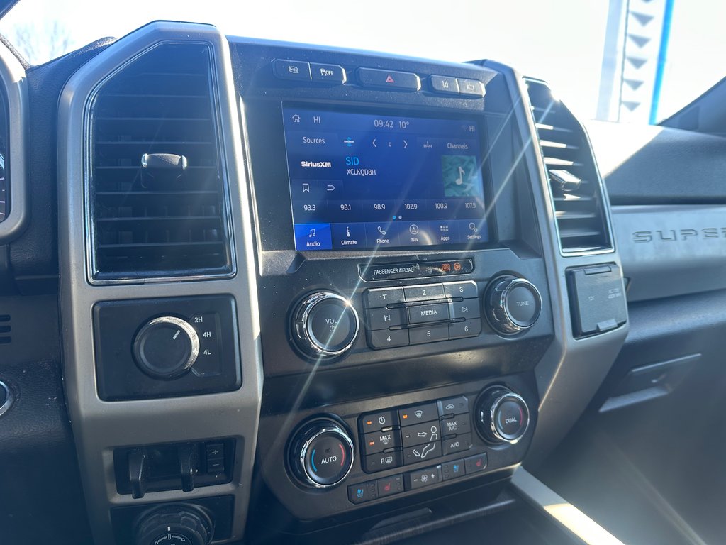 Ford Super Duty F-350 DRW LARIAT 4X4 CREW DIESEL DOUBLE ROUE 2021 à St-Jean-Sur-Richelieu, Québec - 16 - w1024h768px