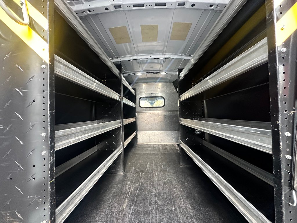 2019 Ford Transit Van 250 SEULEMENT 065302 KM in St-Jean-Sur-Richelieu, Quebec - 15 - w1024h768px