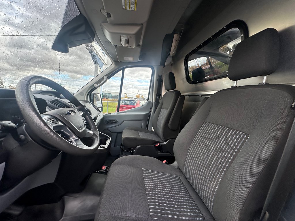 2019 Ford Transit Van 250 SEULEMENT 065302 KM in St-Jean-Sur-Richelieu, Quebec - 14 - w1024h768px