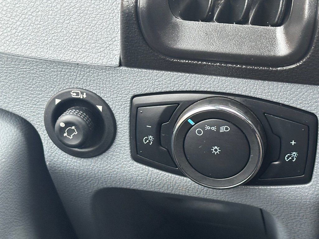 2019 Ford Transit Van 250 SEULEMENT 047313 KM in St-Jean-Sur-Richelieu, Quebec - 22 - w1024h768px