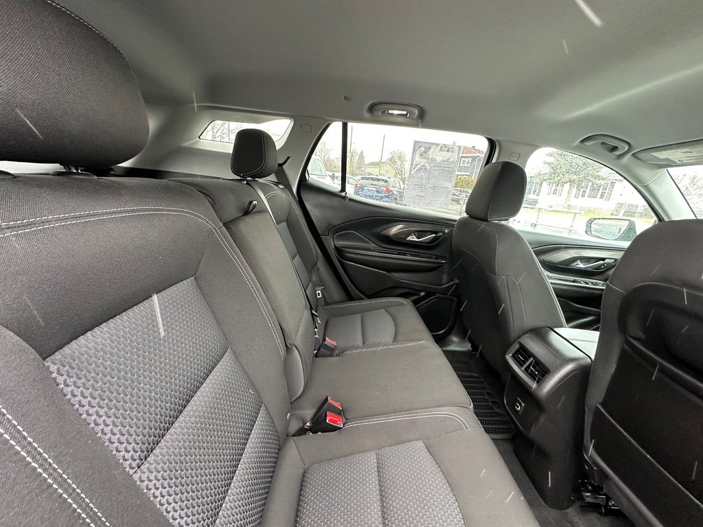 2022 GMC Terrain SLE AWD in St-Jean-Sur-Richelieu, Quebec - 14 - w1024h768px
