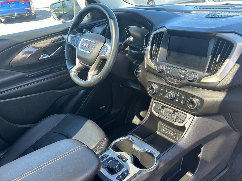 GMC Terrain Denali CUIR NAVIGATION TOIT PANORAMIQUE 2023 à St-Jean-Sur-Richelieu, Québec - 3 - w1024h768px