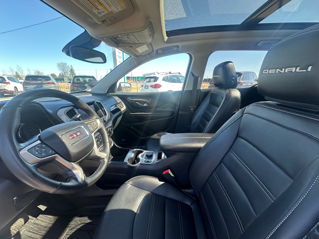 GMC Terrain Denali CUIR NAVIGATION TOIT PANORAMIQUE 2023 à St-Jean-Sur-Richelieu, Québec - 17 - w1024h768px