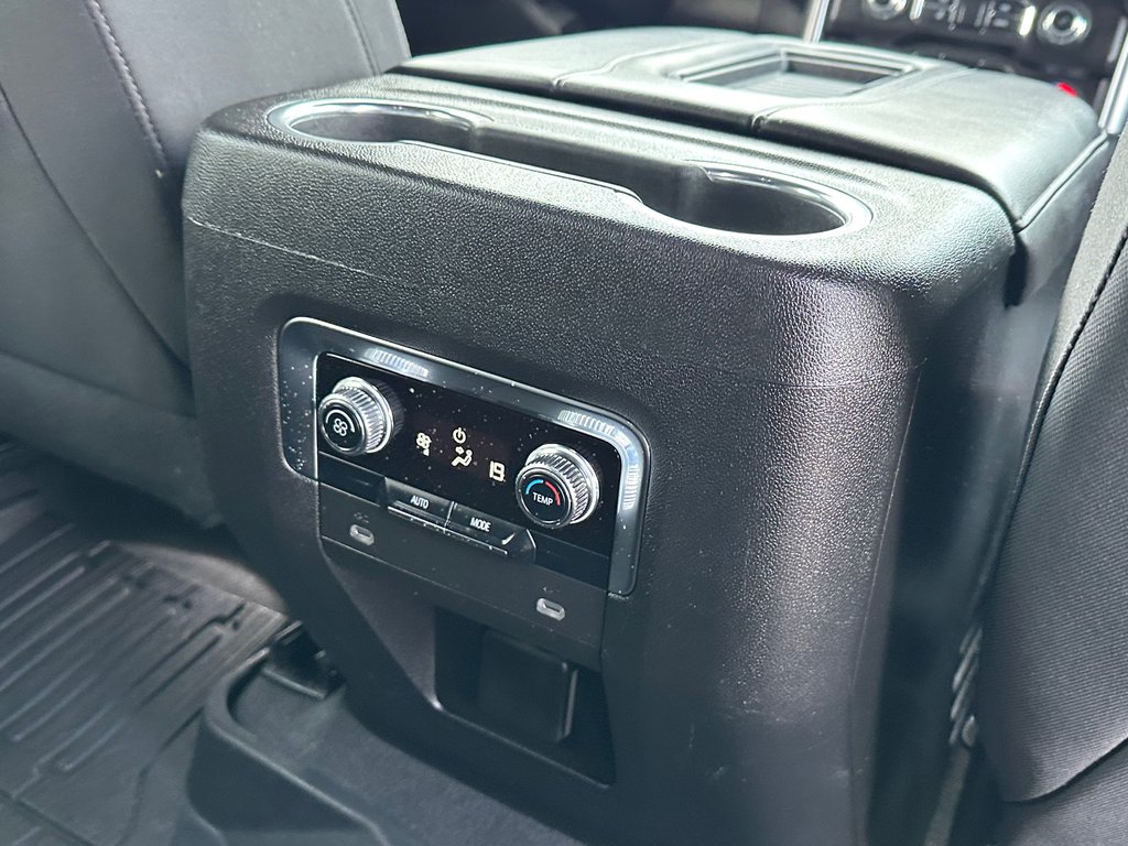 GMC Yukon SLE AWD NAVIGATION 2023 à St-Jean-Sur-Richelieu, Québec - 16 - w1024h768px