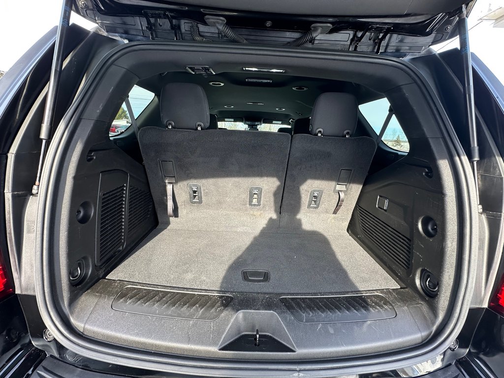 GMC Yukon SLE 4X4 3.0L DIESEL DURAMAX 8 passagers 2023 à St-Jean-Sur-Richelieu, Québec - 17 - w1024h768px