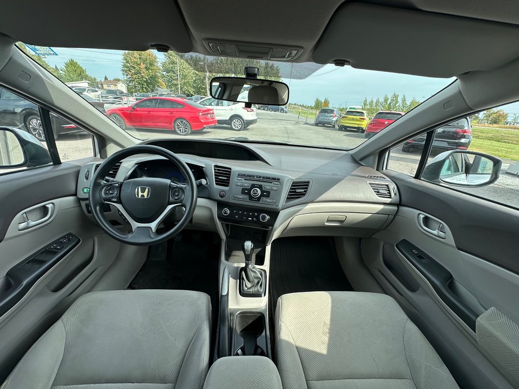 2012 Honda Civic Sdn LX SEULEMENT 084158 KM in St-Jean-Sur-Richelieu, Quebec - 12 - w1024h768px