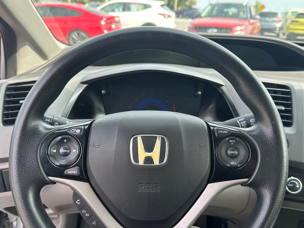 2012 Honda Civic Sdn LX SEULEMENT 084158 KM in St-Jean-Sur-Richelieu, Quebec - 17 - w1024h768px