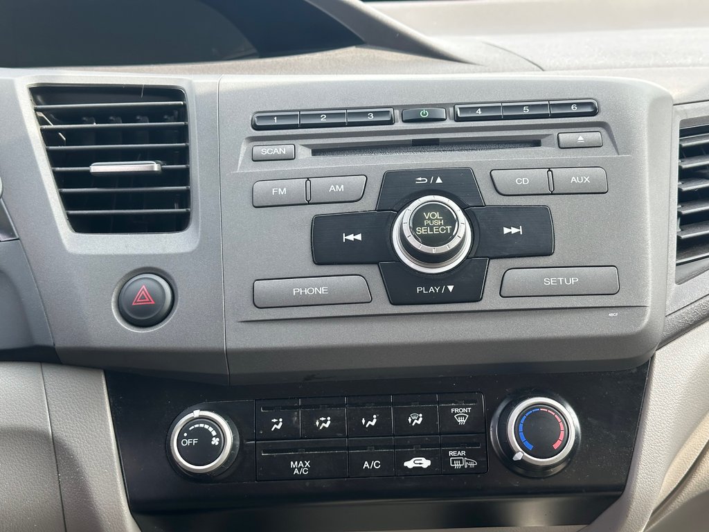 2012 Honda Civic Sdn LX SEULEMENT 084158 KM in St-Jean-Sur-Richelieu, Quebec - 19 - w1024h768px
