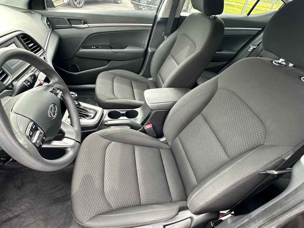 2020 Hyundai Elantra SEULEMENT 093504 KM in St-Jean-Sur-Richelieu, Quebec - 18 - w1024h768px
