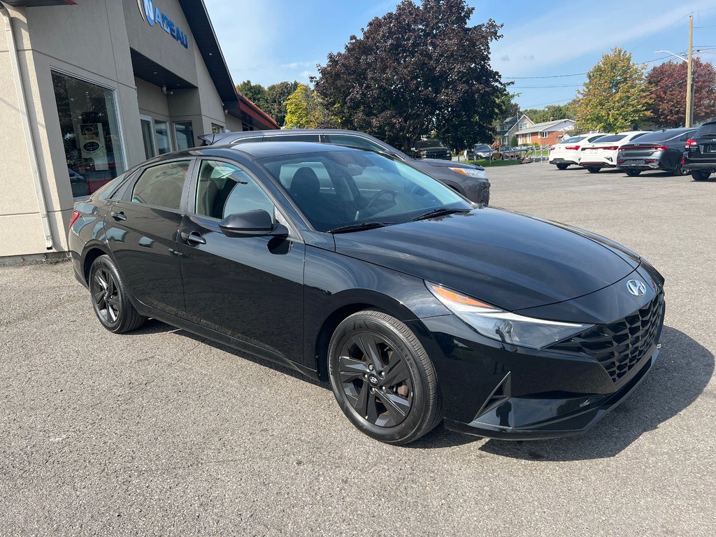 2021  Elantra Preferred SIEGES CHAUFFANTS ANGLES MORTS in St-Jean-Sur-Richelieu, Quebec - 1 - w1024h768px