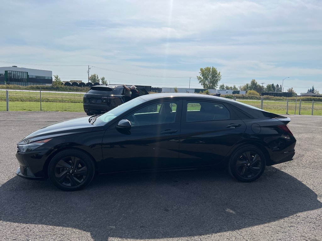 2021  Elantra Preferred SIEGES CHAUFFANTS ANGLES MORTS in St-Jean-Sur-Richelieu, Quebec - 6 - w1024h768px