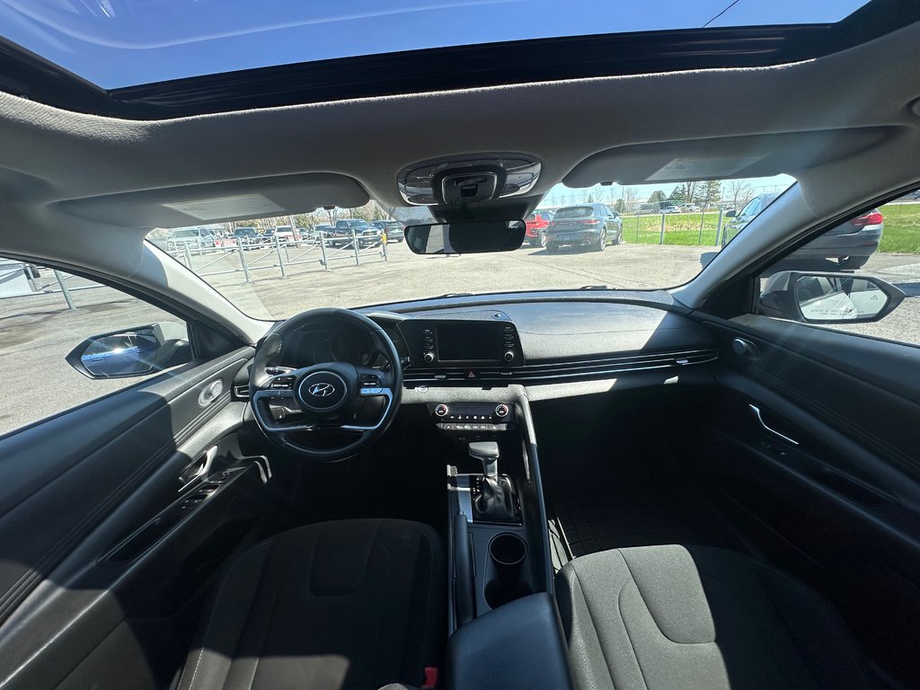 Hyundai Elantra Preferred TOIT OUVRANT 2021 à St-Jean-Sur-Richelieu, Québec - 12 - w1024h768px