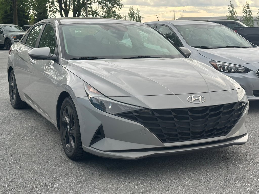Hyundai Elantra Preferred TOIT OUVRANT SIEGES VOLANT CHAUFFANTS 2021 à St-Jean-Sur-Richelieu, Québec - 8 - w1024h768px