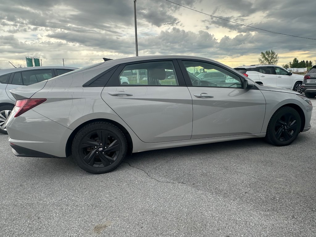 Hyundai Elantra Preferred TOIT OUVRANT SIEGES VOLANT CHAUFFANTS 2021 à St-Jean-Sur-Richelieu, Québec - 4 - w1024h768px