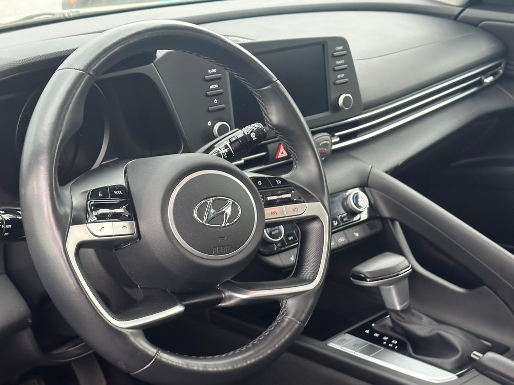 Hyundai Elantra Preferred TOIT OUVRANT SIEGES VOLANT CHAUFFANTS 2021 à St-Jean-Sur-Richelieu, Québec - 7 - w1024h768px