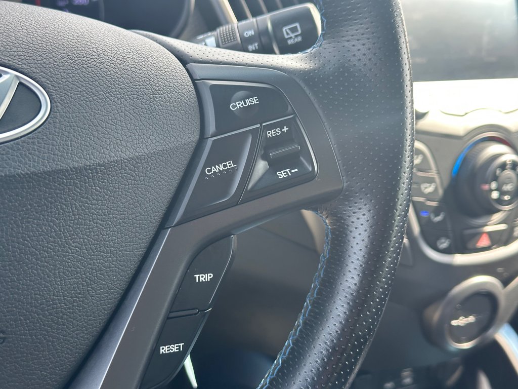 2016 Hyundai Veloster Rally Edition CUIR SEULEMENT 064692 KM in St-Jean-Sur-Richelieu, Quebec - 24 - w1024h768px