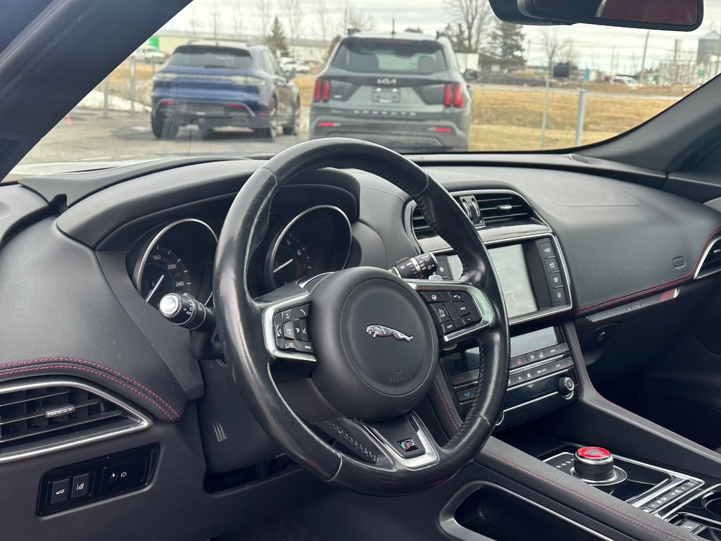 2017 Jaguar F-PACE AWD CUIR NAVIGATION TOIT PANORAMIQUE in St-Jean-Sur-Richelieu, Quebec - 18 - w1024h768px