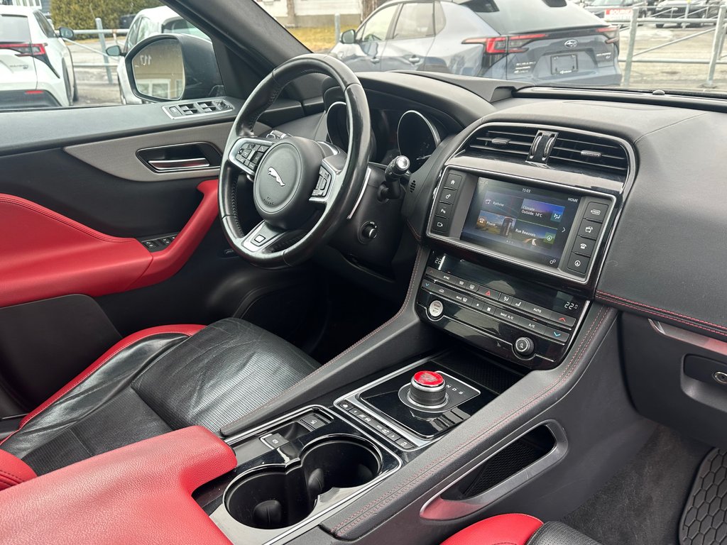 2017 Jaguar F-PACE AWD CUIR NAVIGATION TOIT PANORAMIQUE in St-Jean-Sur-Richelieu, Quebec - 3 - w1024h768px