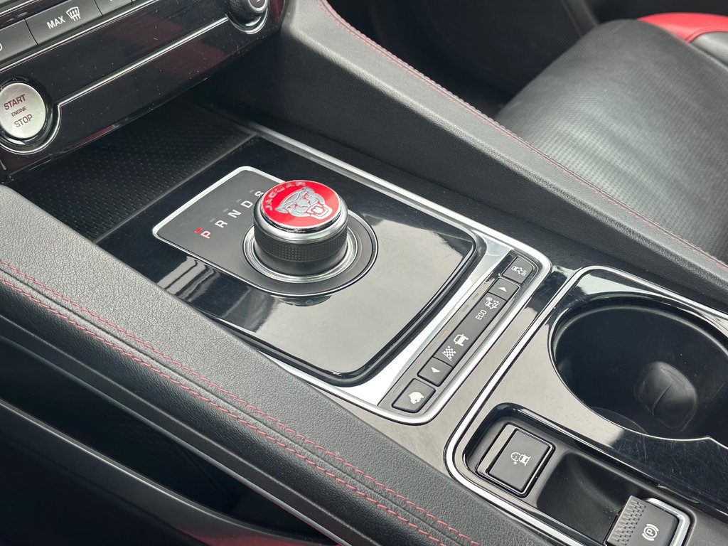 2017 Jaguar F-PACE AWD CUIR NAVIGATION TOIT PANORAMIQUE in St-Jean-Sur-Richelieu, Quebec - 21 - w1024h768px