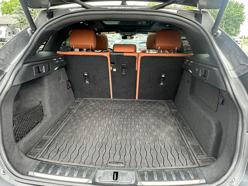 Jaguar F-PACE P400 R-Dynamic S AWD CUIR TOIT PANORAMIQUE 2023 à St-Jean-Sur-Richelieu, Québec - 15 - w1024h768px