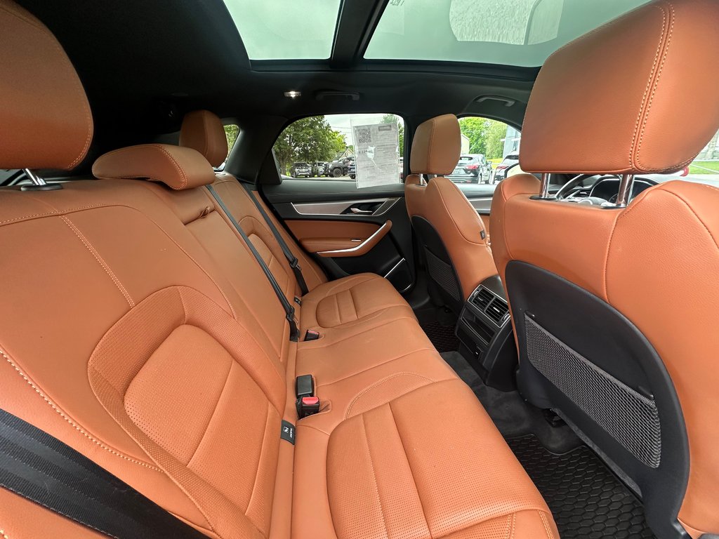 Jaguar F-PACE P400 R-Dynamic S AWD CUIR TOIT PANORAMIQUE 2023 à St-Jean-Sur-Richelieu, Québec - 14 - w1024h768px