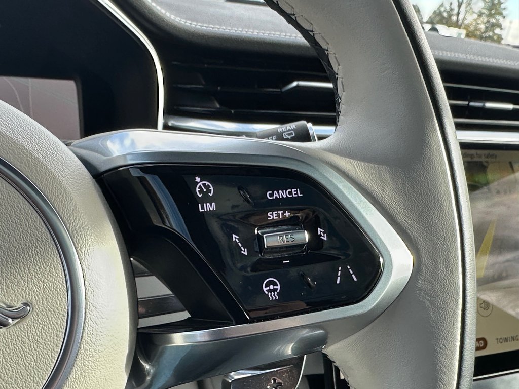 Jaguar F-PACE R-Dynamic S CUIR NAVIGATION TOIT PANORAMIQUE 2024 à St-Jean-Sur-Richelieu, Québec - 26 - w1024h768px