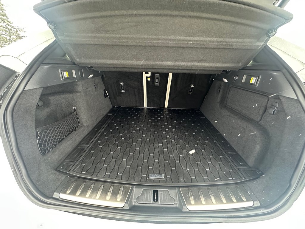 Jaguar F-PACE R-Dynamic S CUIR NAVIGATION TOIT PANORAMIQUE 2024 à St-Jean-Sur-Richelieu, Québec - 19 - w1024h768px