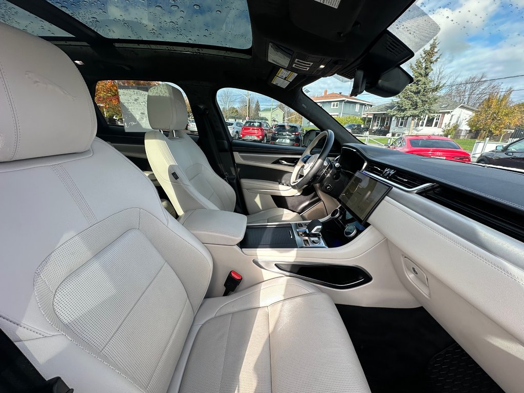 Jaguar F-PACE R-Dynamic S CUIR NAVIGATION TOIT PANORAMIQUE 2024 à St-Jean-Sur-Richelieu, Québec - 13 - w1024h768px