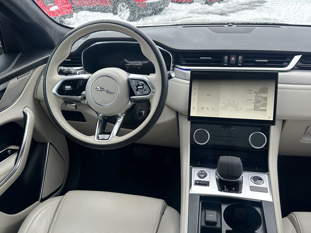 Jaguar F-PACE R-Dynamic S CUIR NAVIGATION TOIT PANORAMIQUE 2024 à St-Jean-Sur-Richelieu, Québec - 13 - w1024h768px