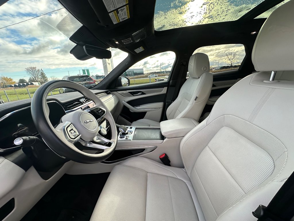 Jaguar F-PACE R-Dynamic S CUIR NAVIGATION TOIT PANORAMIQUE 2024 à St-Jean-Sur-Richelieu, Québec - 17 - w1024h768px