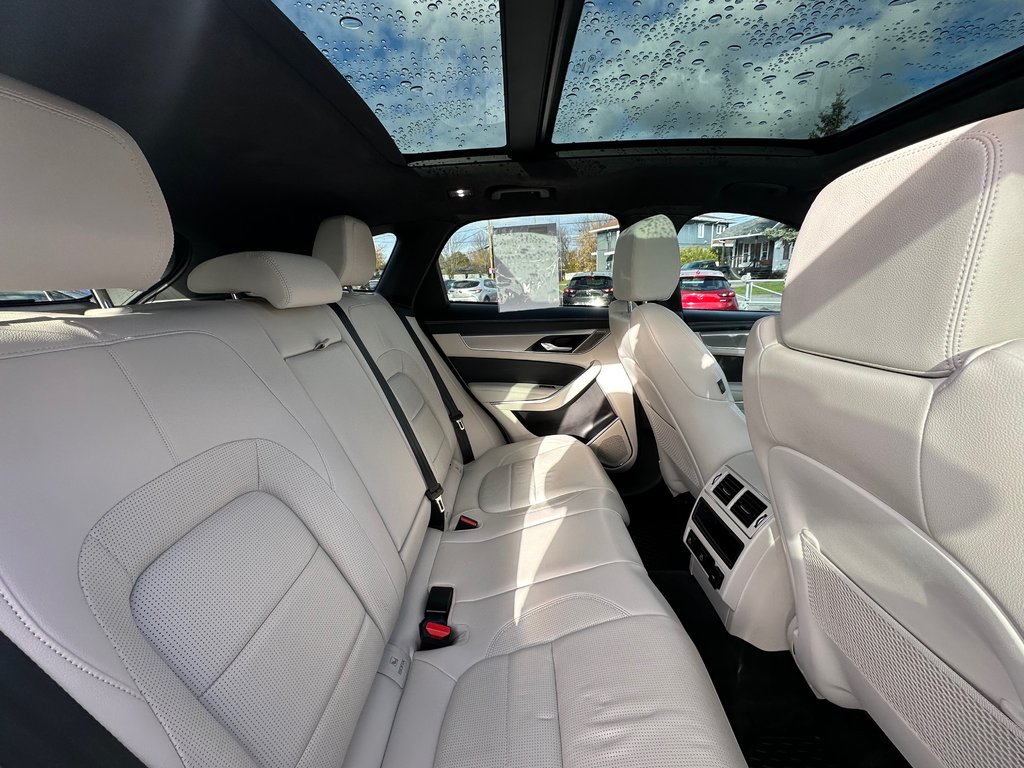 Jaguar F-PACE R-Dynamic S CUIR NAVIGATION TOIT PANORAMIQUE 2024 à St-Jean-Sur-Richelieu, Québec - 14 - w1024h768px