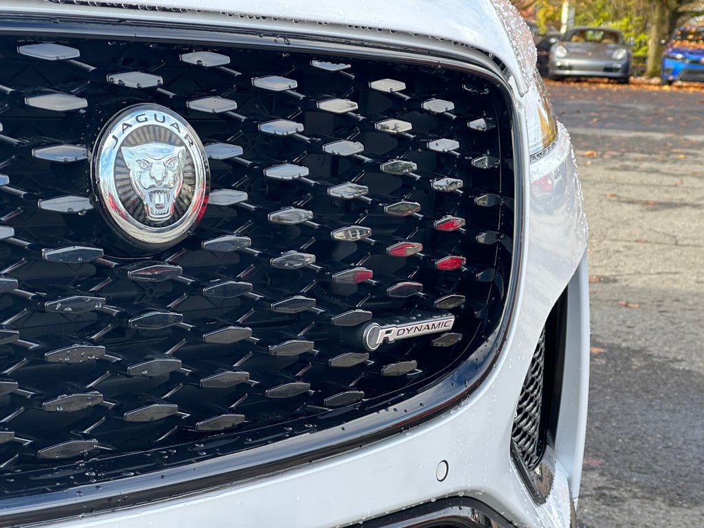 Jaguar F-PACE R-Dynamic S CUIR NAVIGATION TOIT PANORAMIQUE 2024 à St-Jean-Sur-Richelieu, Québec - 9 - w1024h768px