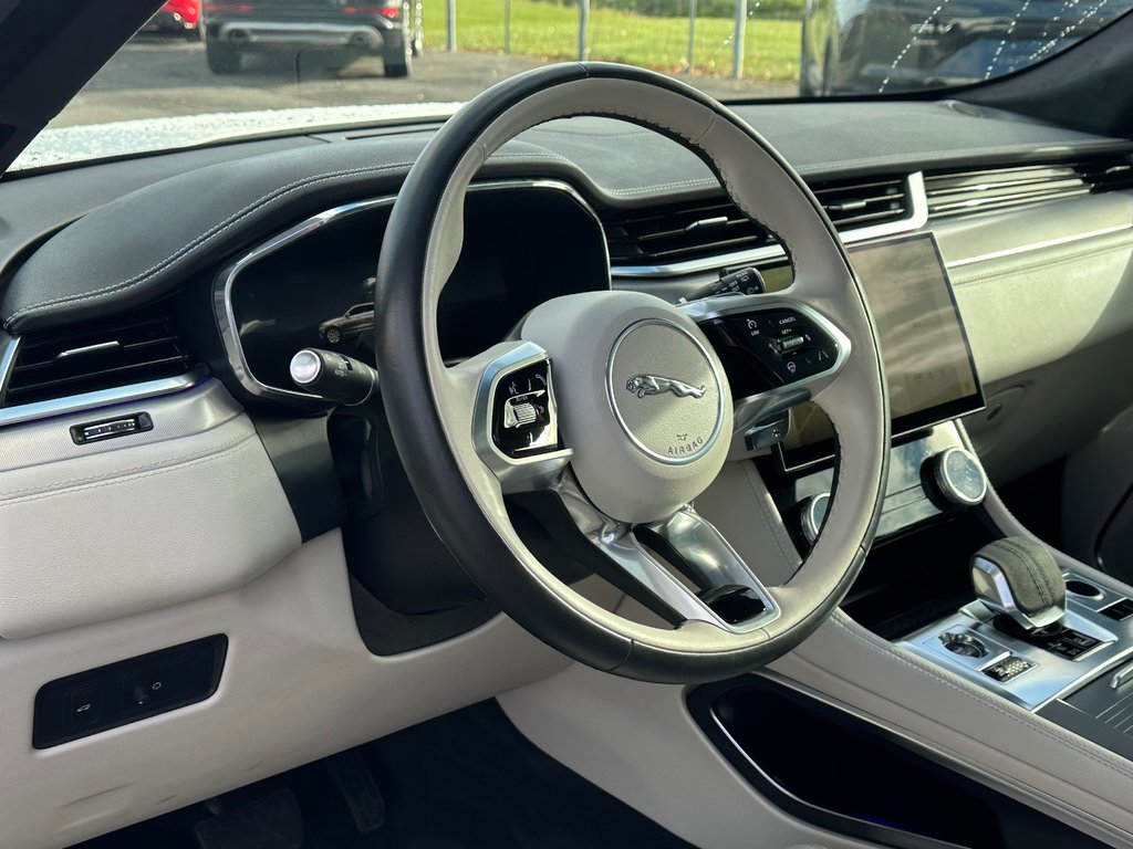 Jaguar F-PACE R-Dynamic S CUIR NAVIGATION TOIT PANORAMIQUE 2024 à St-Jean-Sur-Richelieu, Québec - 16 - w1024h768px