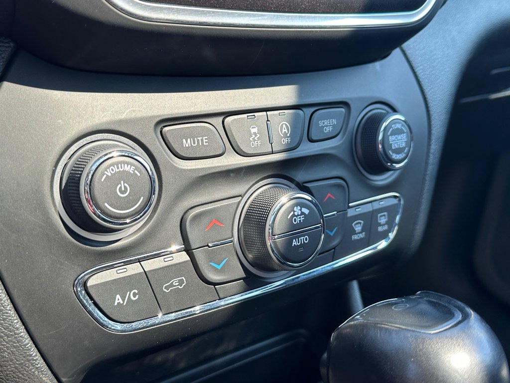 2022 Jeep Cherokee Trailhawk Elite 4x4 CUIR in St-Jean-Sur-Richelieu, Quebec - 24 - w1024h768px