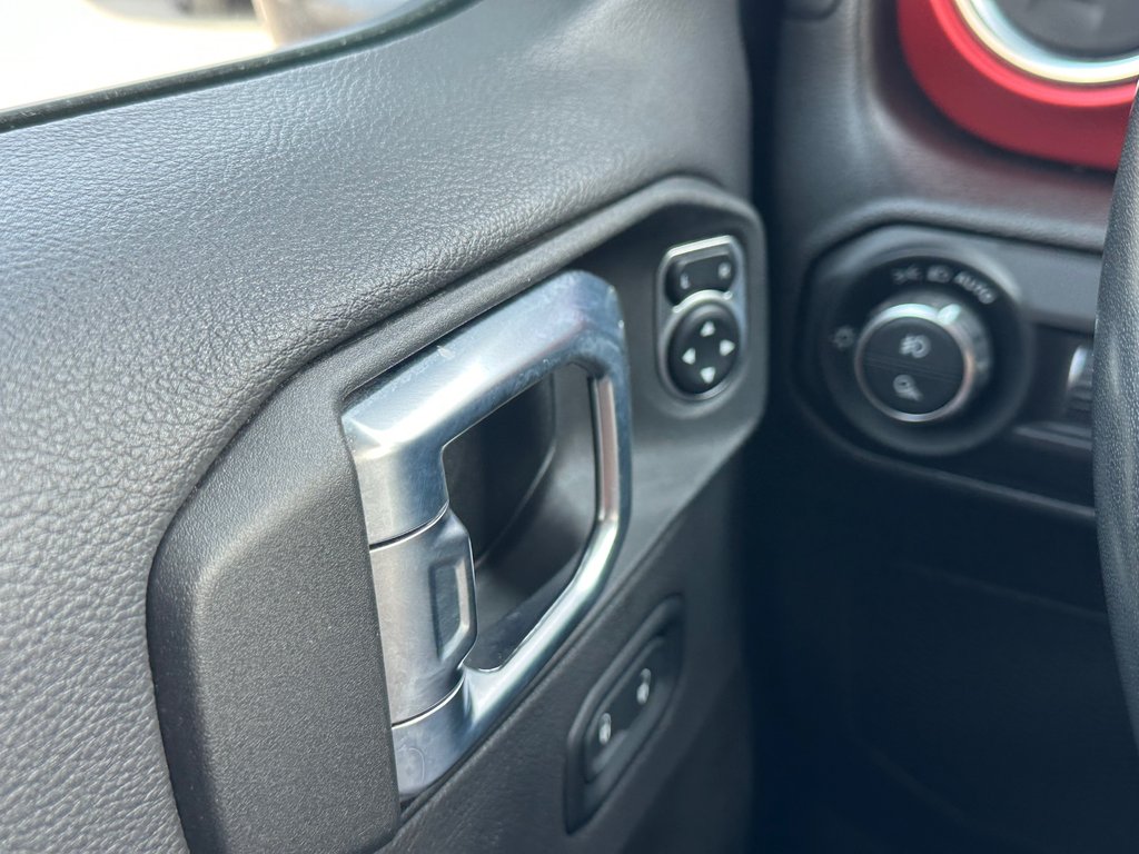 2021 Jeep Gladiator Rubicon CUIR 4X4 SEULEMENT 041942 KM in St-Jean-Sur-Richelieu, Quebec - 16 - w1024h768px